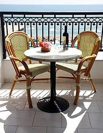 Belle Helene آغيوس غيوريوس باغون