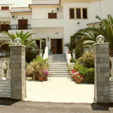 Belle Helene 3*