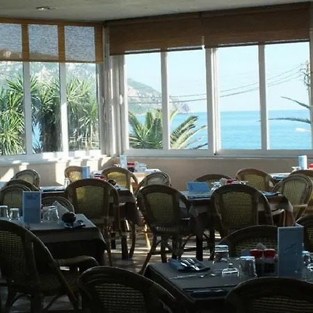 Belle Helene 3*